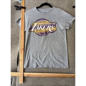NBA Los Angeles Lakers LeBron James Size Small T-shirt